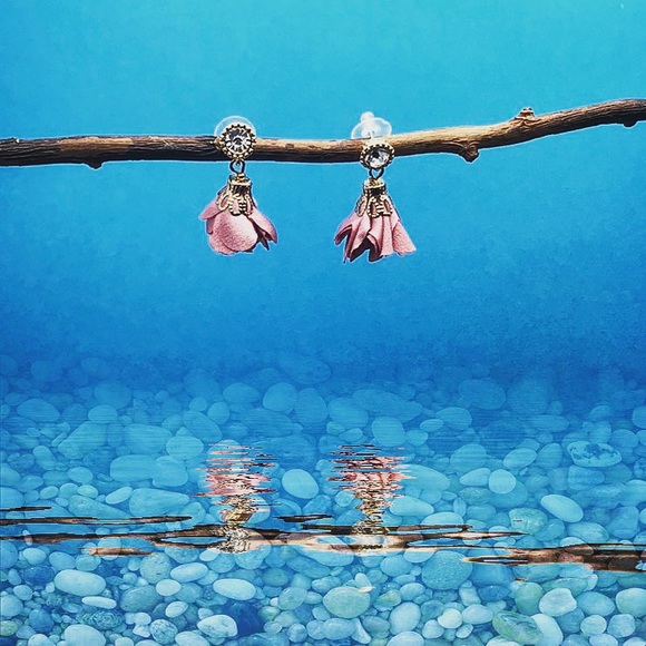 Rose silk flower earrings with rhinestone - Picture 3 of 8